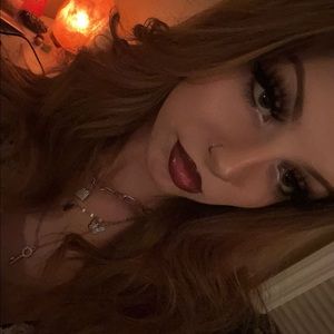 Meet your Posher, Izzy